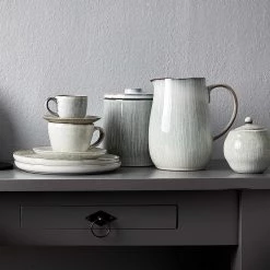 Butlers Karaffe HENLEY - Steingut - Grau -Kannen & Krüge Verkaufsgeschäft 1000332749 220215 021 MOOD DETAILS P000000001000332749 mood