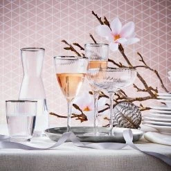 Butlers Karaffe GOLDEN TWENTIES - Klarglas - Transparent 11 Butlers Karaffe GOLDEN TWENTIES - Klarglas - Transparent -Kannen & Krüge Verkaufsgeschäft 1000336964 220225 025 MOOD DETAILS P000000001000336964 mood