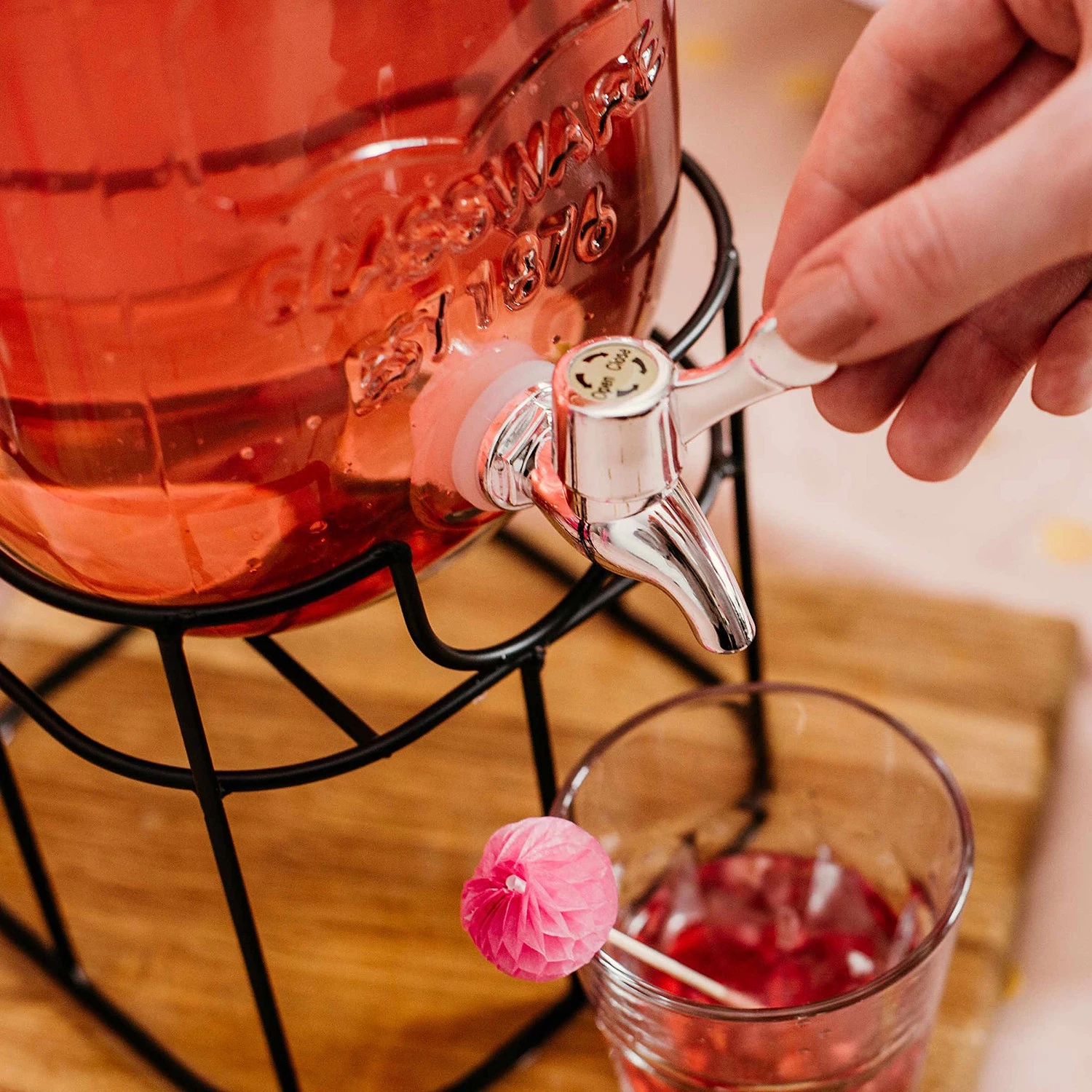 Butlers Getränkespender REFRESH (2-teilig) - Glas / Eisen - Transparent 7 Butlers Getränkespender REFRESH (2-teilig) - Glas / Eisen - Transparent – Bild 7