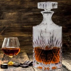 Intirilife Whiskey Karaffe - Füllmenge 800 ml - Höhe: 19 cm -Kannen & Krüge Verkaufsgeschäft e781668a543144158d2a16ce49bf1134